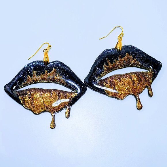 ⭐️SOLD⭐️🆕MBM "Black Gold" Drip Lip Earrings 3" - Picture 9 of 13